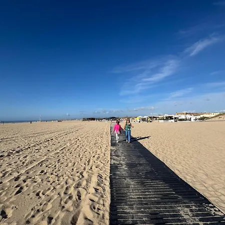 Acolhedora Casa De Ferias T2 Com Espaco Exterior Esmoriz