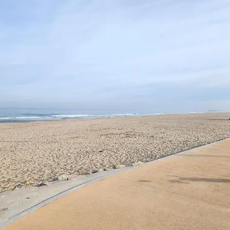 Acolhedora Casa De T2 Com Espaço Exterior Hébergement de vacances *