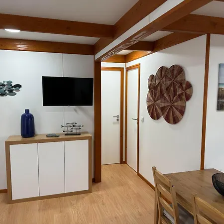 Acolhedora Casa De Ferias T2 Com Espaco Exterior איזמוריס