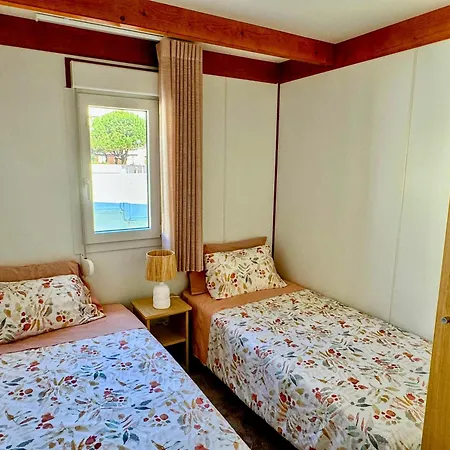 Acolhedora Casa De Ferias T2 Com Espaco Exterior * איזמוריס