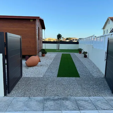 Acolhedora Casa De T2 Com Espaço Exterior Hébergement de vacances *