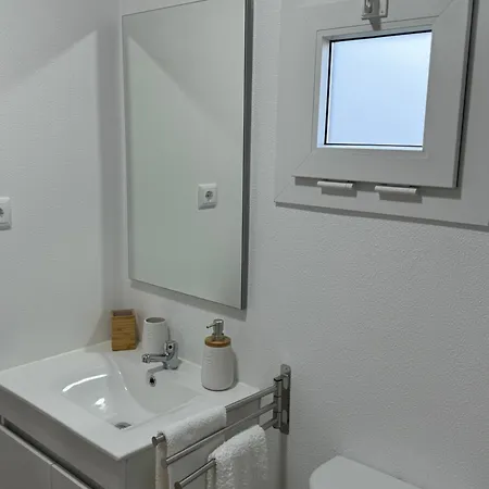 Acolhedora Casa De Ferias T2 Com Espaco Exterior בית נופש איזמוריס
