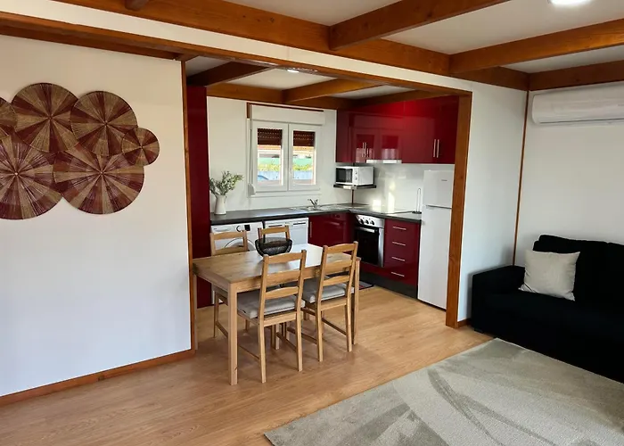 Дом отдыха Acolhedora Casa De Ferias T2 Com Espaco Exterior Эшмориш