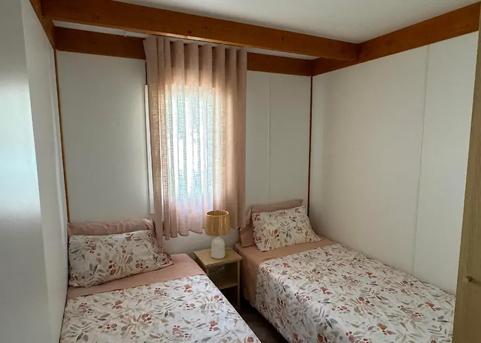 Acolhedora Casa De Ferias T2 Com Espaco Exterior