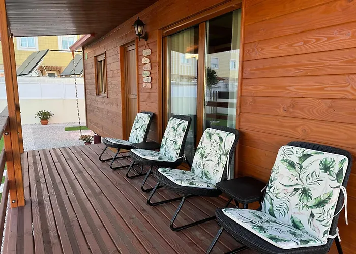 Acolhedora Casa De Ferias T2 Com Espaco Exterior *