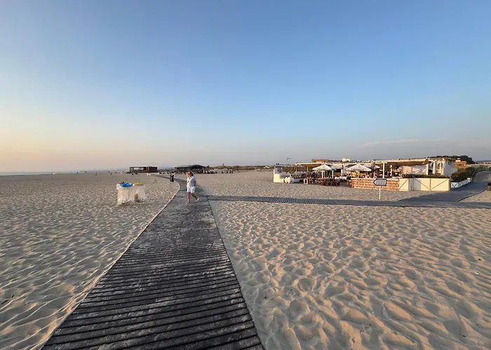 Acolhedora Casa De Ferias T2 Com Espaco Exterior * Эшмориш